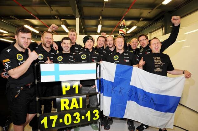 VICTORY CELEBRATION FOR FINNISH KIMI RÄIKKÖNEN AND TEAM LOTUS. FORMULA 1 : Grand Prix of Australia - GP Melbourne - Course - 1703 2013 BernardAsset Panoramic 