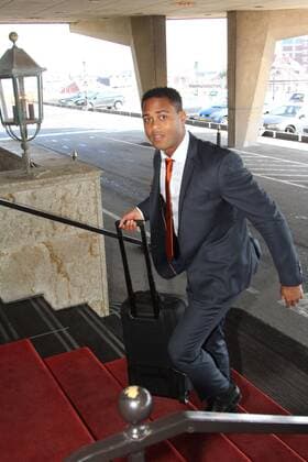 Patrick Kluivert Arrival Dutch team 2012 2013 xVIxJaapxHoekxIVx 1454025