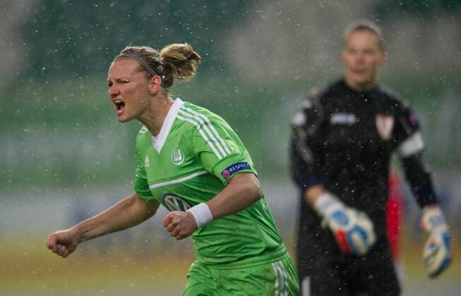 Jubel nach dem Tor zum 1-0: Torschützin Alexandra POPP (11 VfL) jubelt. Fussball Frauen Championsleague - Saison 2012 2013, Viertelfinale Hinspiel: VfL Wolfsburg - FC Rossiyanka in Wolfsburg, Deutschland am 20.03.2013,