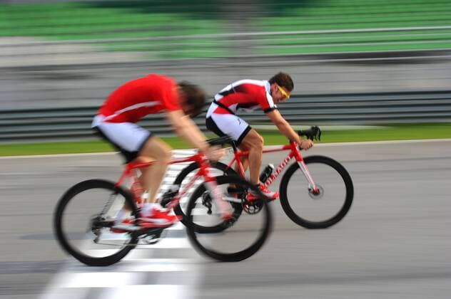 FERRARI SPANISH DRIVER FERNANDO ALONSO DOING SOME LAPS OF THE TRACK WITH PHYSIOTHERAPISTS FORMULE 1 : Preparatifs - GP Malaisie - Sepang - 21 03 2013 BernardAsset Panoramic 