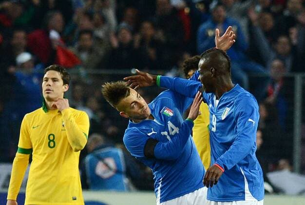 Italy s Mario Balotelli (1st R) celebrates scoring with teammate El Shaarawy Stephan during the international friendly soccer match against Brazil in Geneva, Switzerland, March 21, 2013. The match ended with a 2-2 tie. (Xinhua Wang Siwei) SWITZERLAND-GENEVA-SOCCER-FRIENDLY MATCH-ITALY VS BRAZIL 
