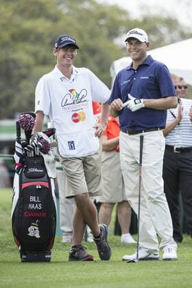 March 23, 2013: Bill Haas and caddie wait to start third round golf action of the Arnold Palmer Invitational presented by Mastercard held at Arnold Palmer s Bay Hill Club & Lodge in Orlando, FL PGA Golf Herren 2013: Arnold Palmer Invitational MAR 23 - ZUMAcg2
