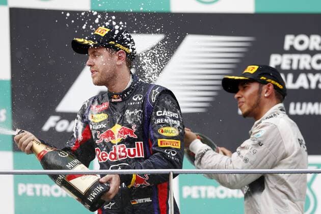 Motorsports: FIA Formula One World Championship 2013, Grand Prix of Malaysia, 1 Sebastian Vettel (GER, Infiniti Red Bull Racing), 10 Lewis Hamilton (GBR, Mercedes AMG Petronas F1 Team), xHOCHxZWEIx