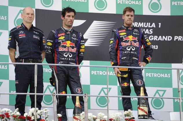 v.li: Adrian NEWEY (Chefdesigner Red Bull Racing) ,Mark WEBBER (AUS),Red Bull Racing,Sebastian VETTEL (GER),Red Bull Racing ,wenig Begeisterung bei der Siegerehrung, Formel 1, GP von Malaysia Kuala Lumpur,Sepang Circuit,Rennen, Saison2013,am 24.03.2013.