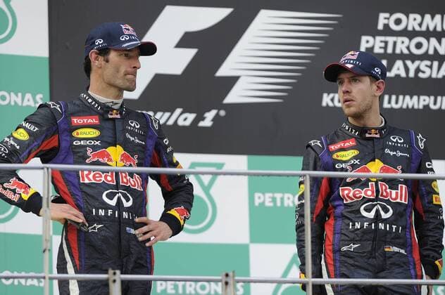 v.li:Mark WEBBER (AUS),Red Bull Racing geht auf Distanz zu Sebastian VETTEL (GER),Red Bull Racing,wenig Begeisterung,Missstimmung,Enttaeuschung,Frust,enttaeuscht,frustriert,niedergeschlagen,bei der Siegerehrung,Aktion. Formel 1, GP von Malaysia Kuala Lumpur,Sepang Circuit,Rennen, Saison2013,am 24.03.2013.