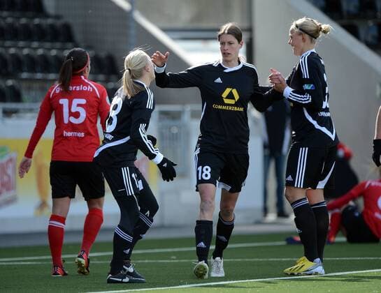 24.03.2013, xjhx, 1.Bundesliga, Frauen, FSV Gütersloh 2009 - 1.FFC Frankfurt, v.l. Tameka Butt (1.FFC Frankfurt), Kerstin Garefrekes (1.FFC Frankfurt), Lise Overgaard Munk (1.FFC Frankfurt) Torjubel, Goal celebration, celebrate the goal 1:2
