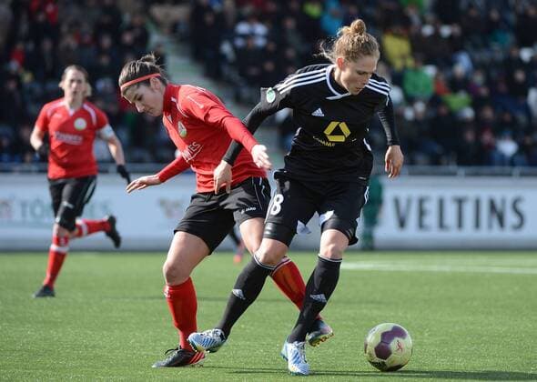 24.03.2013, xjhx, 1.Bundesliga, Frauen, FSV Gütersloh 2009 - 1.FFC Frankfurt, v.l. Marina Hermes (FSV Guetersloh 2009), Kim Kulig (1.FFC Frankfurt)