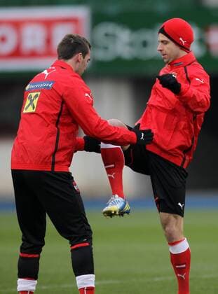 FUSSBALL - FIFA WM 2014 Quali, IRL vs AUT WIEN,AUSTRIA,24.MAR.13 - FUSSBALL - FIFA Weltmeisterschaft 2014 in Brasilien, Qualifikation, ÖFB Länderspiel, Irland vs Österreich, Vorberichte, Training Nationalteam AUT. Bild zeigt Christian Fuchs und Andreas Ivanschitz (AUT). 