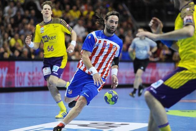 Wichtige Stütze im Spielaufbau von Atletico de Madrid - Ivano BALIC ( 34 CRO Atletico de Madrid ) - Aktion - quer - Event: Füchse Berlin - BM Atletico Madrid 2013 - Last 16 Runde - Velux EHF Champions League 2012 13 - Location: Max Schmeling Halle Berlin - Deutschland - Europa - Datum: 24.03.2013