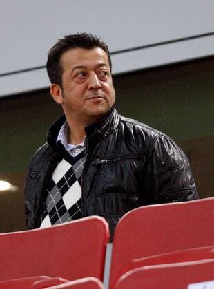 11.02.2009, Länderspiel, Deutschland - Norwegen v.l. Vater von Mesut Özil (Deutschland DFB), Mustafa Özil