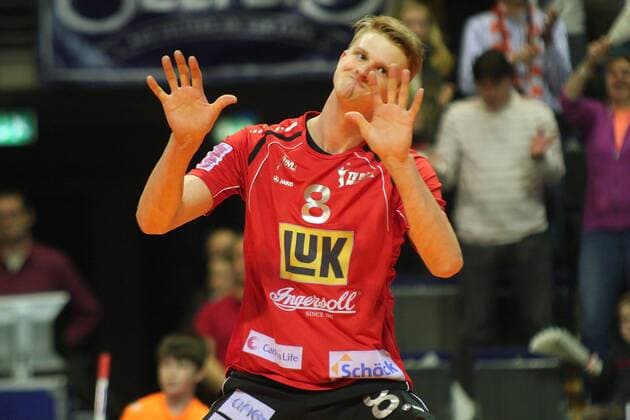 Berlin, Deutschland 30. März 2013: 1. Bundesliga Volleyball 12 13 - Play-Off-Runde - 1. Halbfinale: Berlin Recycling Volleys vs. TV Ingersoll Bühl. Marvin Prolingheuer (Bühl 8) unzufrieden, enttäuscht, niedergeschlagen, frustriert sw