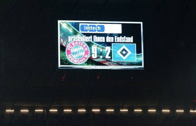 FUSSBALL 1. BUNDESLIGA SAISON 2012 2013 27. Spieltag FC Bayern München 9-2 Hamburger SV 30.03.2013 Anzeigentafel in der Münchner Allianz Arena mit dem Ergebnis 9:2, der höchsten Niederlage des HSV in 50 Jahren Bundesliga 