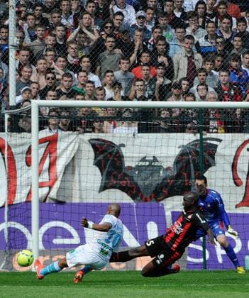 Andre Ayew ( OM ) - Kevin Gomis ( NICE ) FOOTBALL : OGC Nice vs Olympique de Marseille . - Ligue 1 - 31 03 2013 OlivierAnrigo Panoramic 