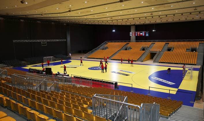 HANDBALL - EURO Quali, Training GRAZ,AUSTRIA,02.APR.13 - DIVERS, HANDBALL - EHF Europameisterschaft der Herren, Qualifikation, Länderspiel, Österreich, Vorberichte, Training Nationalteam AUT. Bild zeigt die Stadthalle Graz . 