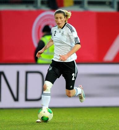 5. April 2013: Offenbach, Sparda-Bank-Hessen-Stadion: Fussball Frauen Länderspiel: Deutschland - USA: Die deutsche Fussballerin Bianca Schmidt.