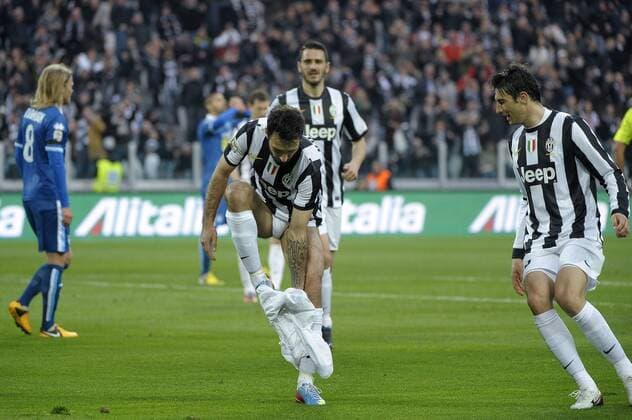 Esultanza , goal celebration , Mirko Vucinic Juventus.Torino 6 04 2013 Juventus Stadium.Football Calcio Serie A 2012 13. Juventus vs Pescara. federicoxtardito