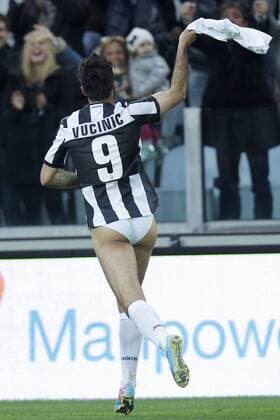 Esultanza dopo il gol di Mirko Vucinic Juventus, Goal Celebration, Torino 6 4 2013 .Juventus Stadium.Football Calcio 2012 2013 Serie A.Juventus Vs Pescara.Foto Marco Bertorello Insidefoto MarcoxBertorello