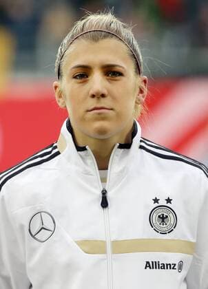 Offenbach , Fußball Länderspiel Frauen Deutschland vs. USA Luisa Wensing ( Deutschland )