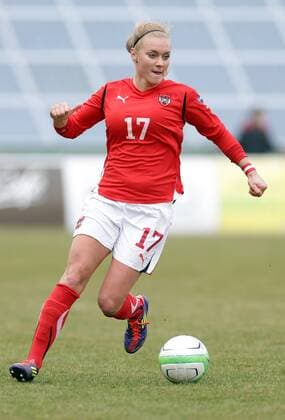 FUSSBALL - AUT vs ITA, Testspiel ST.VEIT,AUSTRIA,07.APR.13 - FUSSBALL - OEFB Laenderspiel der Damen, Oesterreich vs Italien, Freundschaftsspiel. Bild zeigt Sarah Puntigam (AUT). 
