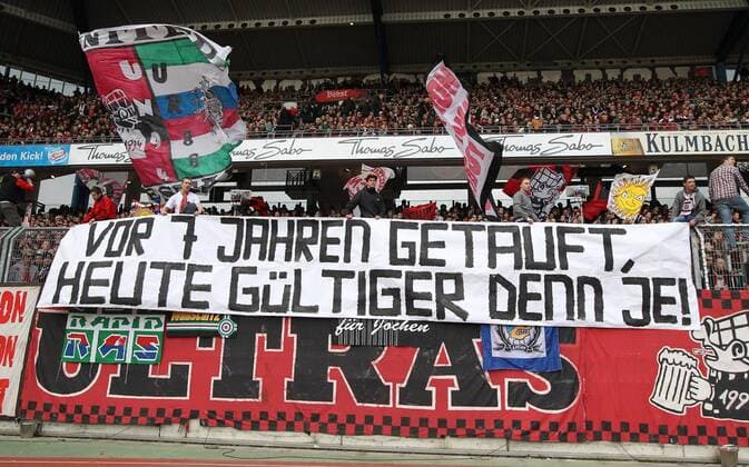 07.04.2013 - Fussball - Saison 2012 2013 - 1. Fussball - Bundesliga - 28. Spieltag: 1. FC Nürnberg DaMa - Transparent Spruchband der FCN-Fans für das Max-Morlock-Stadion: Vor 7 Jahren getauft, heute gültiger denn je!