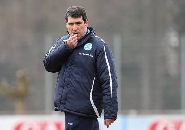 Fußball, Trainerhistorie, Stuttgarter Kickers 08.04.2013 Stuttgart Fussball 3. Bundesliga Training Stuttgarter Kickers. Trainer Massimo Morales an seinem ersten Arbeitstag