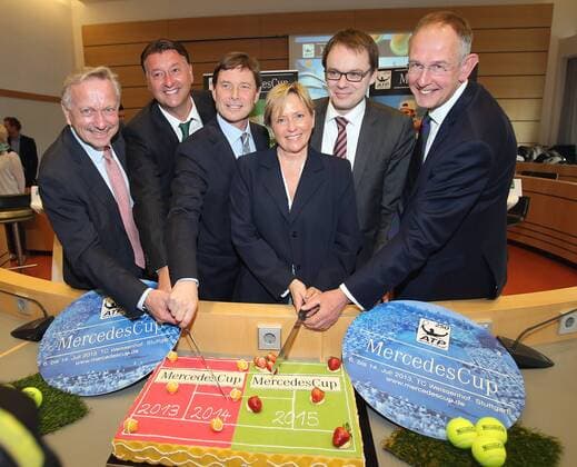 08.04.2013 Stuttgart Tennis Mit dem Zuschlag zur Austragung eines ATP-Rasenturniers ab 2015 hat für den MercedesCup eine neue Epoche begonnen v.l. Dr. Joachim SCHMIDT Mitglied der Geschäftsleitung Mercedes-Benz Cars, Vertrieb & Marketing, Edwin WEINDORFER Turnierdirektor MercedesCup, Laurent DELANNEY CEO ATP Tennis Herren Europe & ATP Tennis Herren Commercial Director, Dr. Susanne EISENMANN Bürgermeisterin der Landeshauptstadt Stuttgart, Referat Kultur, Bildung und Sport, Dr. Gert BRANDNER Vorsitzender TC Weissenhof, Richard LEWIS Chief Executive All England Club Wimbledon