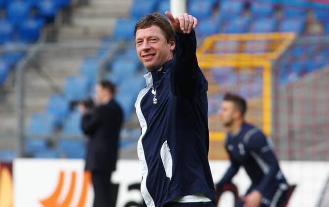 10.04.2013 St Jakob Park Basel , SCHWEIZ , Saison 2012 2013 Herren Fussball UEFA Europa League . Abschlusstraining Tottenham , Assistent Steffen Freund (Tottenham Hotspur FC ) 
