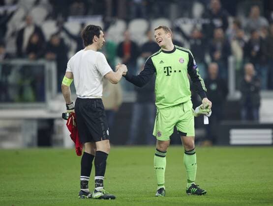 Gianluigi BUFFON (links), Torwart, Turin, und Manuel NEUER, Torwart, Bayern, Handschlag nach Spielende. Fussball, UEFA Championsleague, Saison 2012 2013, Viertelfinale, Rueckspiel, FC Juventus Turin - FC Bayern Muenchen (München), am 10.04.2013 in Turin J U V E N T U S S T A D I O N Italien