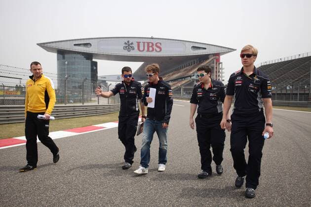 11.04.2013- Sebastian Vettel (GER) Red Bull Racing RB9 