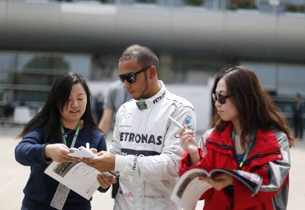 Motorsports: FIA Formula One World Championship 2013, Grand Prix of China, 10 Lewis Hamilton (GBR, Mercedes AMG Petronas F1 Team), xHOCHxZWEIx
