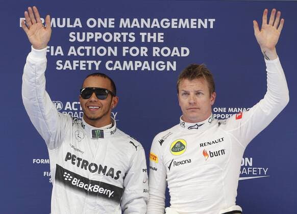 Motorsports: FIA Formula One World Championship 2013, Grand Prix of China, 10 Lewis Hamilton (GBR, Mercedes AMG Petronas F1 Team), 7 Kimi Raikkonen (FIN, Lotus F1 Team), xHOCHxZWEIx