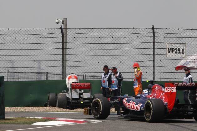 formula 1 GP, China in Shanghai, 12.04.2013, Sergio Perez, McLaren Mercedes, Crash Photo:mspb Lukas Gorys formula 1 GP, China, Sergio Perez, RV RACING PRESS