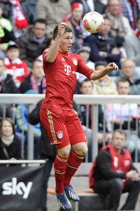 Pierre Emil HOJBJERG (Bayern Muenchen),Aktion,Einzelaktion, Einzelbild,Freisteller,Ganzkoerperaufnahme,ganze Figur. Fussball 1. Bundesliga, 29 Spieltag,Fussball 1. Bundesliga FC Bayern Muenchen (M)-1.FC Nürnberg (N) 4-0. Liga1,Spieltag29,Saison 2012 13,am 13.04.2013. A L L I A N Z A R E N A.