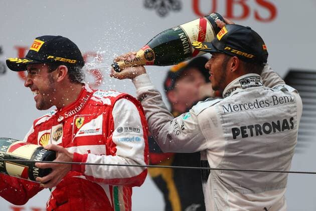 14.04.2013- Race, Fernando Alonso (ESP) Scuderia Ferrari F138 race winner and Lewis Hamilton (GBR) Mercedes AMG F1 W04 3rd position 