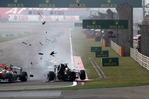 14.04.2013- Race, Crash, Esteban Gutierrez (MEX), Sauber F1 Team C32 