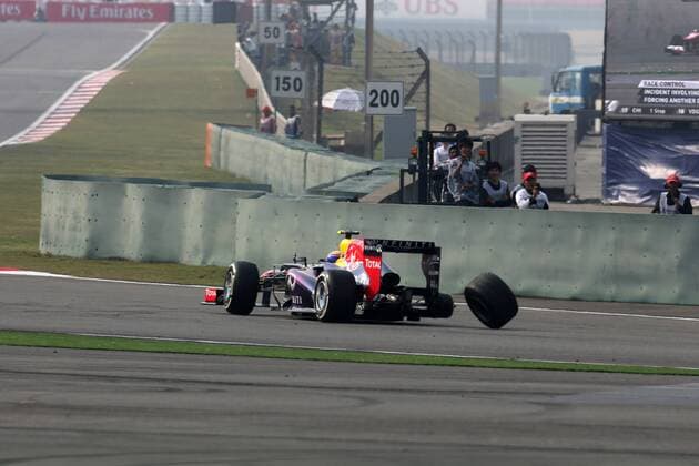 14.04.2013- Race, Crash, Mark Webber (AUS) Red Bull Racing RB9 