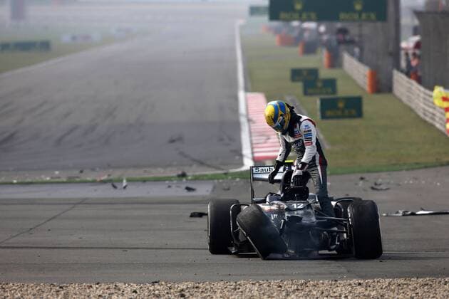 14.04.2013- Race, Crash, Esteban Gutierrez (MEX), Sauber F1 Team C32 