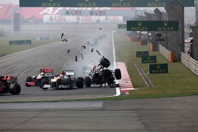14.04.2013- Race, Crash, Esteban Gutierrez (MEX), Sauber F1 Team C32 