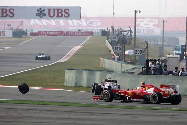 14.04.2013- Race, Crash, Mark Webber (AUS) Red Bull Racing RB9 