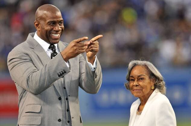 April 15, 2013 Los Angeles, CA.Los Angeles Dodgers Co-owner Earvin Magic Johnson and Rachel Robinson on the field before the Major League Baseball game between the Los Angeles Dodgers and the San Diego Padres at Dodger Stadium as Jackie Robinson Day is celebrated as every player wears the number 42 to honor former Los Angeles Dodgers freat Jackie Robinson..The San Diego Padres defeat the Los Angeles Dodgers 6-3.Louis Lopez CSM MLB Baseball Herren USA 2013: Padres vs Dodgers APR 15 - ZUMAcl1