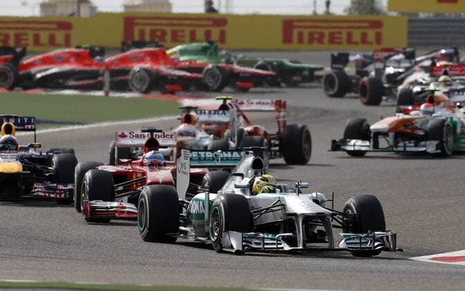 Motorsports: FIA Formula One World Championship 2013, Grand Prix of Bahrain, 9 Nico Rosberg (GER, Mercedes AMG Petronas F1 Team), 3 Fernando Alonso (ESP, Scuderia Ferrari), 1 Sebastian Vettel (GER, Infiniti Red Bull Racing), xHOCHxZWEIx