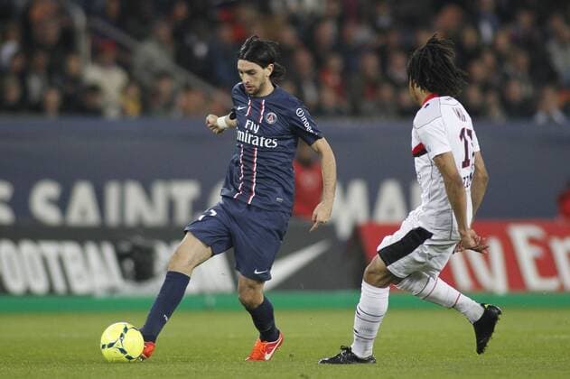 Javier Pastore (PSG) Vs Kevin Anin (OGCN) Paris St. Germain (PSG) vs OGC Nizza - Ligue 1 - 21 04 2013 MichaelBaucher Panoramic 