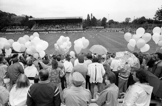 Fußball, Stadiongeschichte Stuttgarter Kickers Fans der Stuttgarter Kickers im heimischen Waldau Stadion