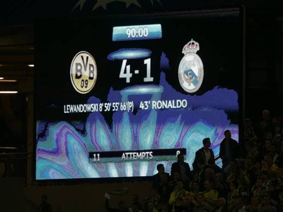 Dortmund Fußball Champions League Halbfinale Borussia Dortmund vs. Real Madrid, Anzeigentafel: 4:1 für den BVB