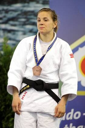 JUDO - EJU EM 2013 BUDAPEST,UNGARN,25.APR.13 - DIVERS, JUDO - EJU Europameisterschaften, bis 52kg, Damen, Siegerehrung. Bild zeigt Laura Gomez Ropinon (ESP). Keywords: Medaille. 