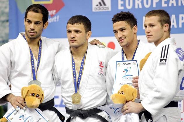 JUDO - EJU EM 2013 BUDAPEST,UNGARN,25.APR.13 - DIVERS, JUDO - EJU Europameisterschaften, bis 60kg, Herren, Siegerehrung. Bild zeigt Ludovic Chammartin (SUI), Amiran Papinashvili (GEO), Artyom Arshansky (ISR) und Ashley Mckenzie (GBR). Keywords: Medaille, Urkunde. 