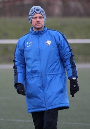25.03.2013, Bochum, Fussball, Ex-Profi Christian Wörns trainiert die U15 des VfL Bochum. Bochums U 15 Trainer Christian Wörns beim Training mit seiner Mannschaft.