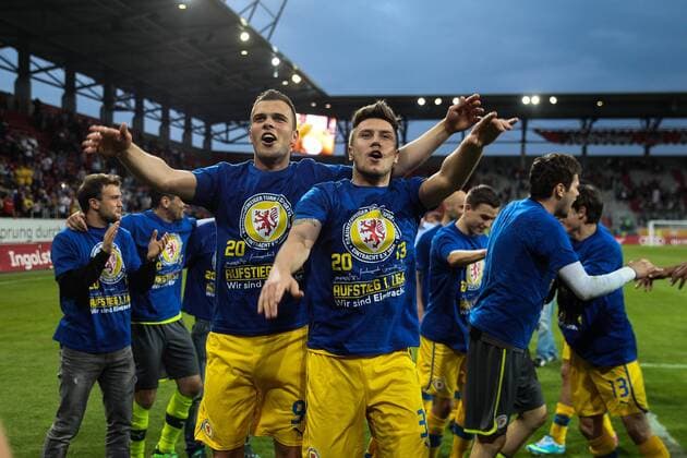 Orhan ADEMI (Eintracht Braunschweig, li.) und Ermin BICAKCIC (Eintracht Braunschweig), Aufstieg, Aufstiegsjubel, Schlussjubel, Jubel Deutschland, GER, Fussball, Männer, 2. Bundesliga, Saison 2012 - 2013, 31. Spieltag, FC Ingolstadt 04 vs. Eintracht Braunschweig, 26.04.2013,