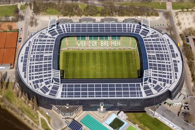 Weserstadion des SV Werder Bremen GmbH & Co. KGaA, Bundesliga, Fußballverein, Solardach, Stadion Fußballstadion an der Weser, Luftbild, Luftbildaufnahmen von Bremen !ACHTUNGxMINDESTHONORARx60xEURO!