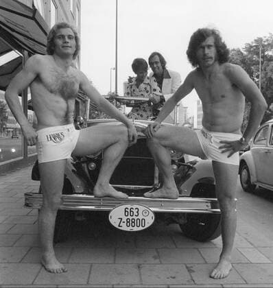 Bademode von Harrys 04.06.1973 Uli Hoeness , Paul Breitner Uli Hoeness 1973